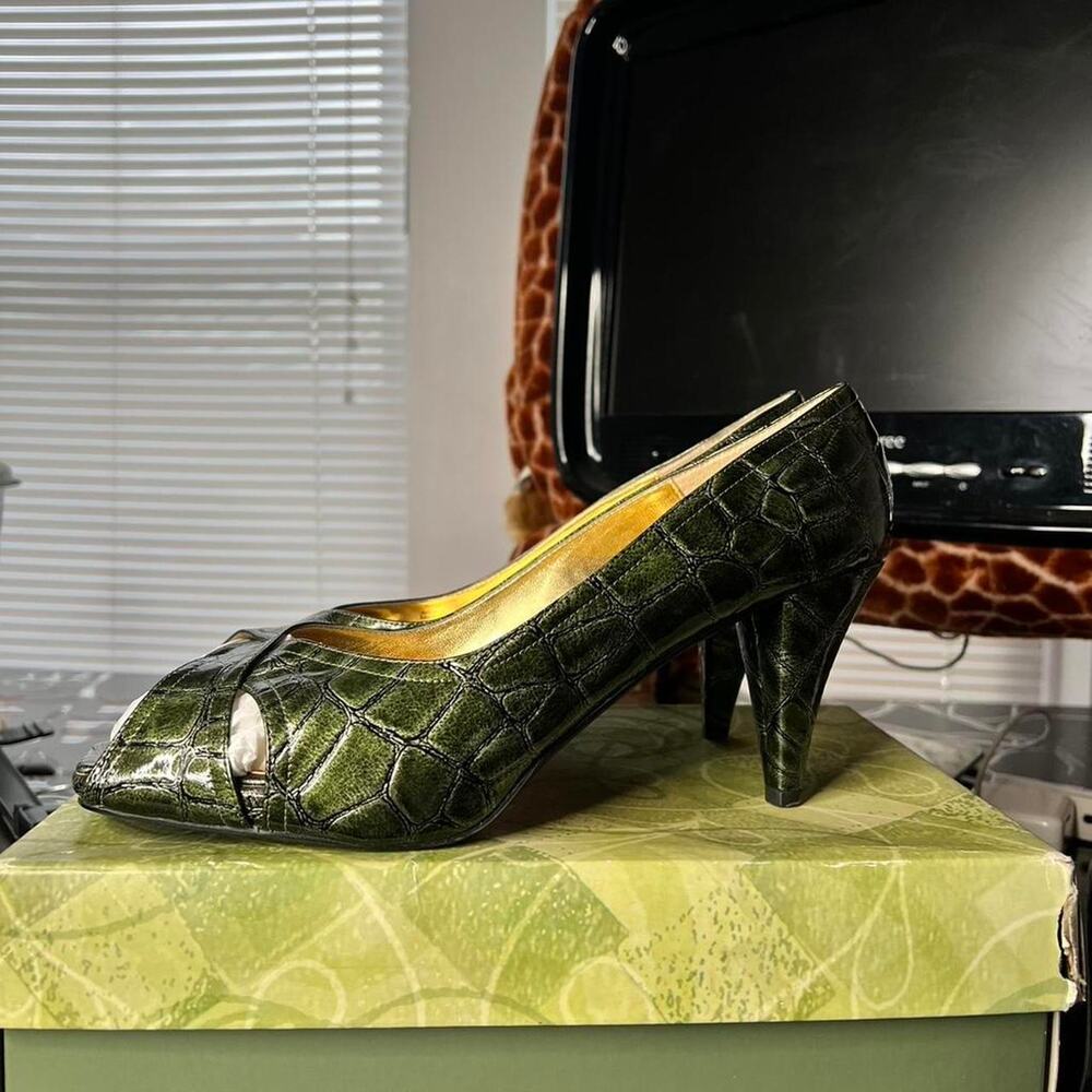 Green crocodile jrenee heels size